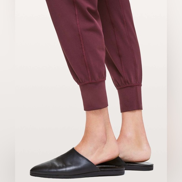 LULULEMON Nulu Align Jogger 4 Cassis 28” High Rise Legging Airport Travel Staple - Picture 13 of 14